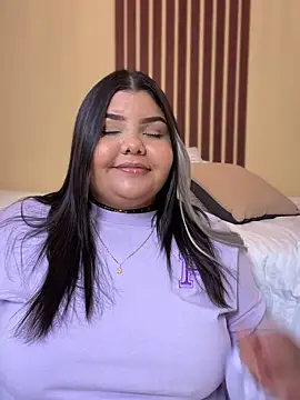 Snapshot of _Shara_Handal_ chatting on 01.05.25 Shara Handal online show from 01.05.25