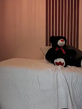 Snapshot of _Shara_Handal_ chatting on 02.09.25 Shara Handal online show from 02.09.25