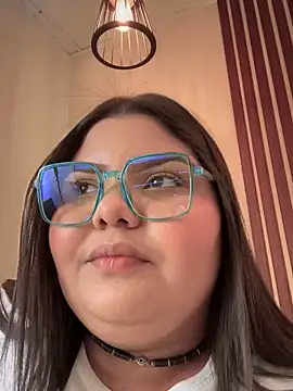 Snapshot of _Shara_Handal_ chatting on 03.18.25 Shara Handal online show from 03.18.25