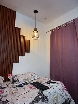 Snapshot of _Shara_Handal_ chatting on 11.19.25 Shara Handal online show from 11.19.25