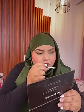 Snapshot of _Shara_Handal_ chatting on 11.30.25 Shara Handal online show from 11.30.25