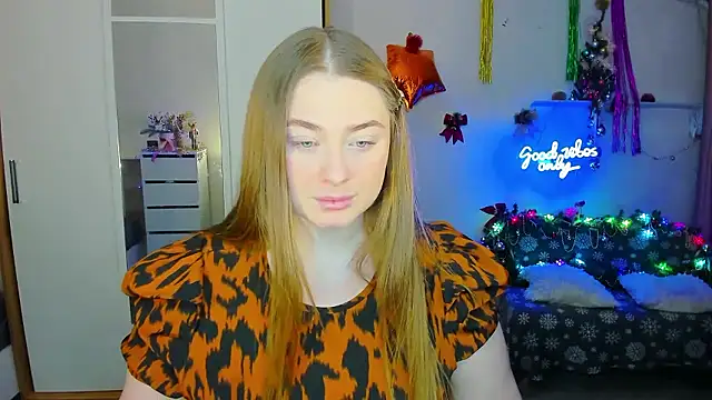 Demure Smile online show from 12.05.24