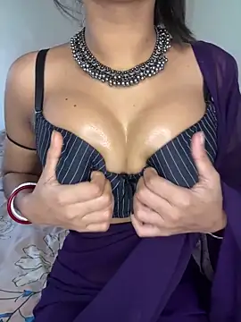 Snapshot of Hot-sexy222 chatting on 12.24.24 Hot-sexy222 online show from 12.24.24