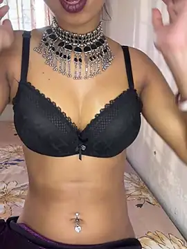 Snapshot of Hot-sexy222 chatting on 01.15.25 Hot-sexy222 online show from 01.15.25