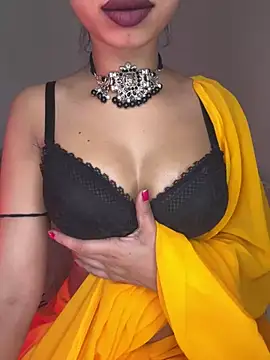 Snapshot of Hot-sexy222 chatting on 02.18.25 Hot-sexy222 online show from 02.18.25