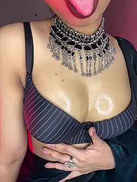 Snapshot of Hot-sexy222 chatting on 11.04.25 Hot-sexy222 online show from 11.04.25