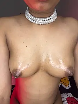 Snapshot of Hot-sexy222 chatting on 11.28.25 Hot-sexy222 online show from 11.28.25