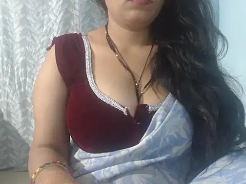 cute-priy online show from 02.13.25