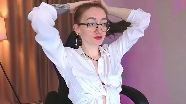 Snapshot of ShiroHeby chatting on 12.22.25 ShiroHeby online show from 12.22.25