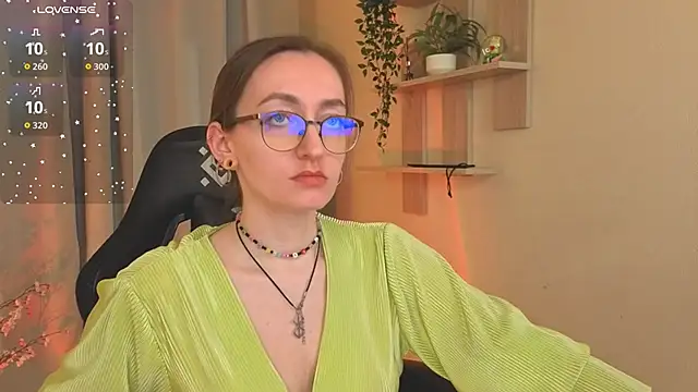 Snapshot of ShiroHeby chatting on 04.14.26 ShiroHeby online show from 04.14.26