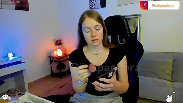 Snapshot of Piinkpandora chatting on 02.22.26 Piinkpandora online show from 02.22.26