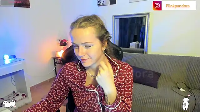 Piinkpandora online show from 03.12.26