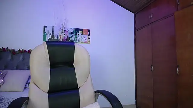 Snapshot of Alheli_16 chatting on 12.28.24 Alheli 16 online show from 12.28.24