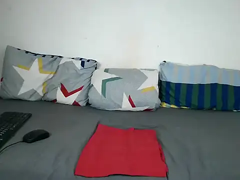 Snapshot of BIGTITTISXXX chatting on 12.04.25 BIGTITTISXXX online show from 12.04.25