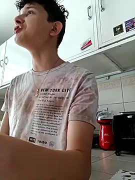 Snapshot of Nathan_Bluee chatting on 01.05.25 Nathan Bluee online show from 01.05.25