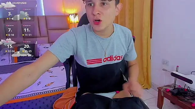 Snapshot of Nathan_Bluee chatting on 01.11.25 Nathan Bluee online show from 01.11.25