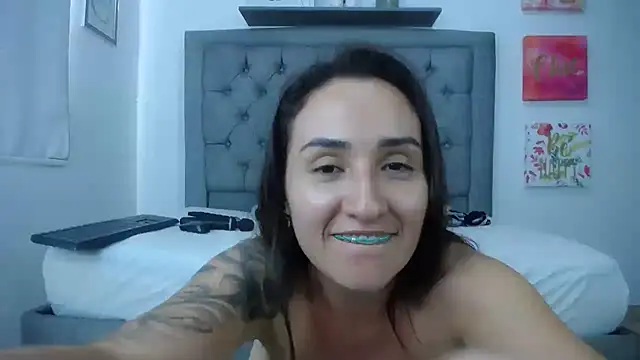 Carolina love19 online show from 02.19.25