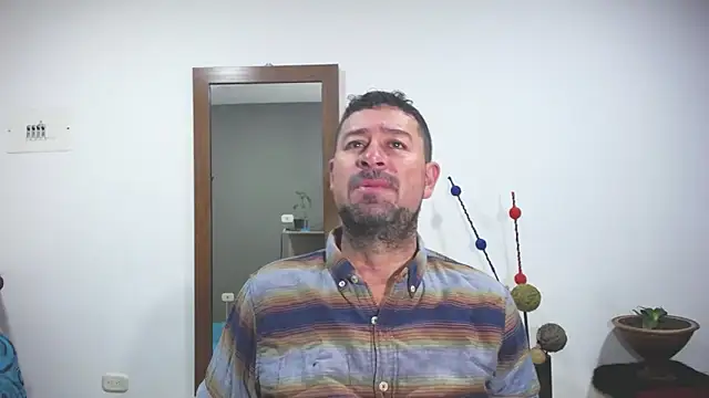 ambar jacksonn online show from 10.03.25