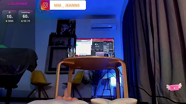 MiaJeanns online show from 12.03.24