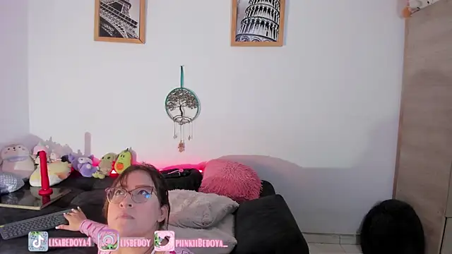 Snapshot of Amberbedoya_ chatting on 10.03.25 Amberbedoya online show from 10.03.25