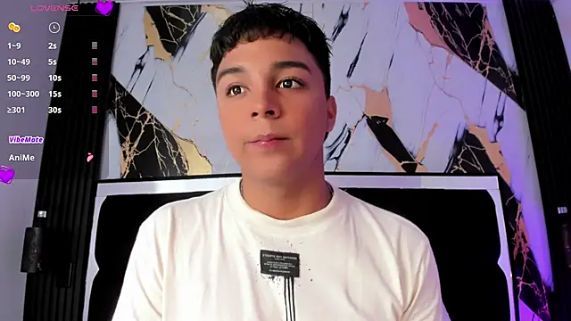 Snapshot of Seductivo_jr chatting on 03.21.25 Seductivo jr online show from 03.21.25