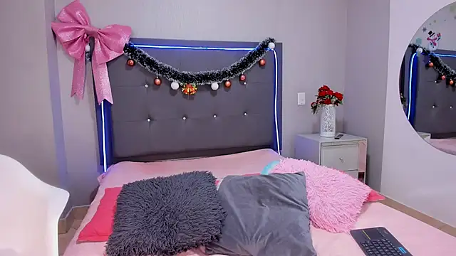 emma lye online show from 12.18.25