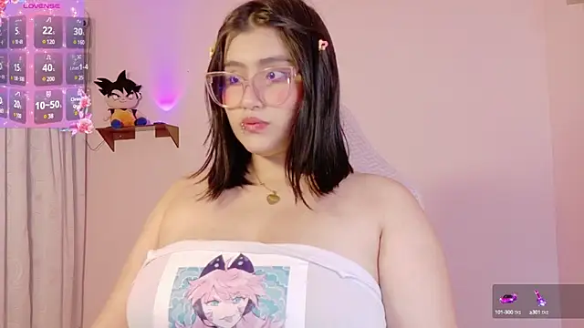 Snapshot of juli_juliana chatting on 02.15.25 juli juliana online show from 02.15.25