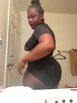 Prettynthick12 online show from 03.14.26