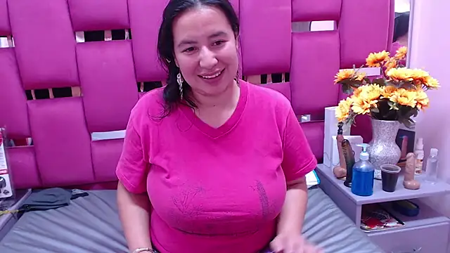 NaomyPrinces online show from 12.30.24