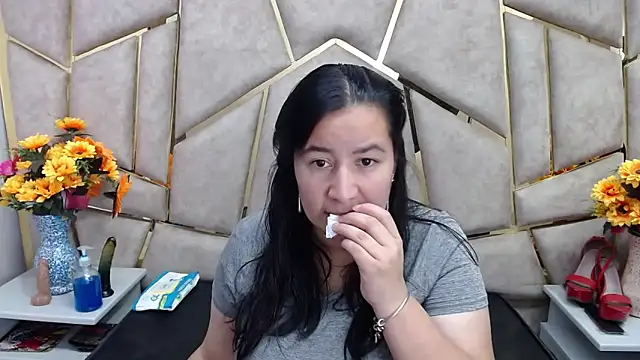 NaomyPrinces online show from 01.22.25