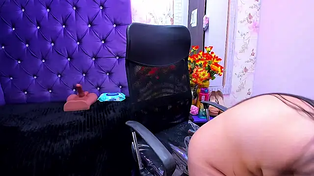 NaomyPrinces online show from 06.25.26