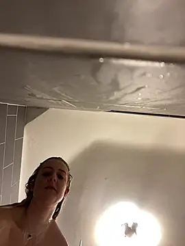 Snapshot of Floridaxxxe chatting on 01.14.25 Floridaxxxe online show from 01.14.25