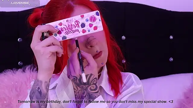 Snapshot of Daarlene chatting on 02.06.25 Daarlene online show from 02.06.25