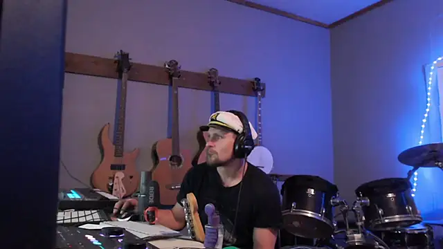 Snapshot of itsjameswebbscope chatting on 02.02.26 itsjameswebbscope online show from 02.02.26