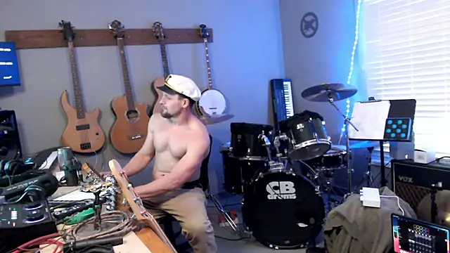 Snapshot of itsjameswebbscope chatting on 02.10.26 itsjameswebbscope online show from 02.10.26