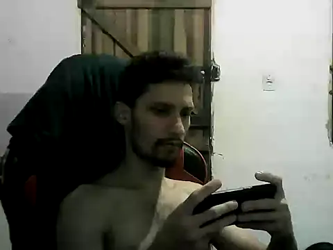 Snapshot of LucasMarcelo85 chatting on 12.08.24 LucasMarcelo85 online show from 12.08.24