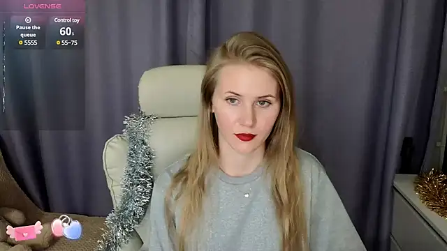 Snapshot of IsabelAllen chatting on 12.23.24 IsabelAllen online show from 12.23.24