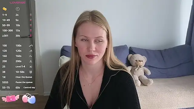 Snapshot of IsabelAllen chatting on 09.15.25 IsabelAllen online show from 09.15.25