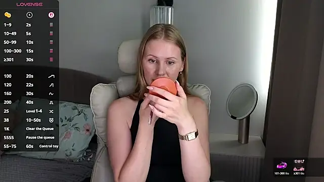 Snapshot of IsabelAllen chatting on 07.24.26 IsabelAllen online show from 07.24.26