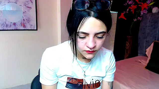 Violettasquirt online show from 11.29.25