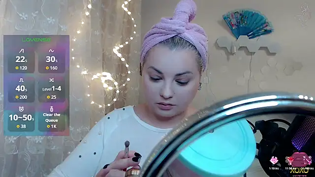 JewellKiss7 online show from 11.14.25