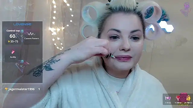 JewellKiss7 online show from 11.26.25