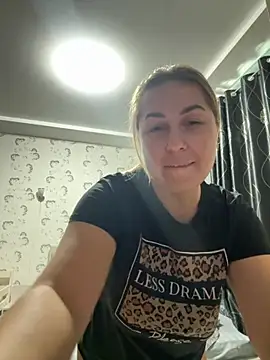 Snapshot of KisssAmmeli chatting on 09.14.25 KisssAmmeli online show from 09.14.25