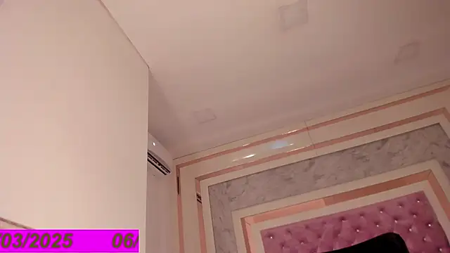 Isabel Escorcia online show from 03.06.25