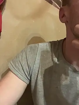 red red00 online show from 11.08.25