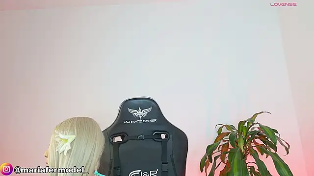 Snapshot of Mariafer05 chatting on 02.18.26 Mariafer05 online show from 02.18.26