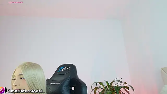 Mariafer05 online show from 03.20.26