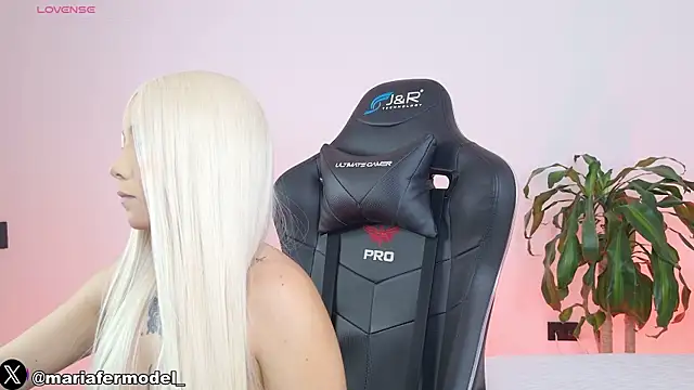 Mariafer05 online show from 04.14.26