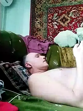 Pineapple04 online show from 02.14.25