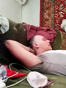 Pineapple04 online show from 02.18.25